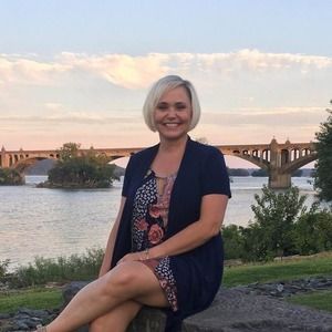 Meet your Posher, Julie